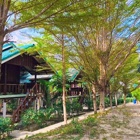 Rasta House,,Koh Phayam Hotel ภายนอก รูปภาพ