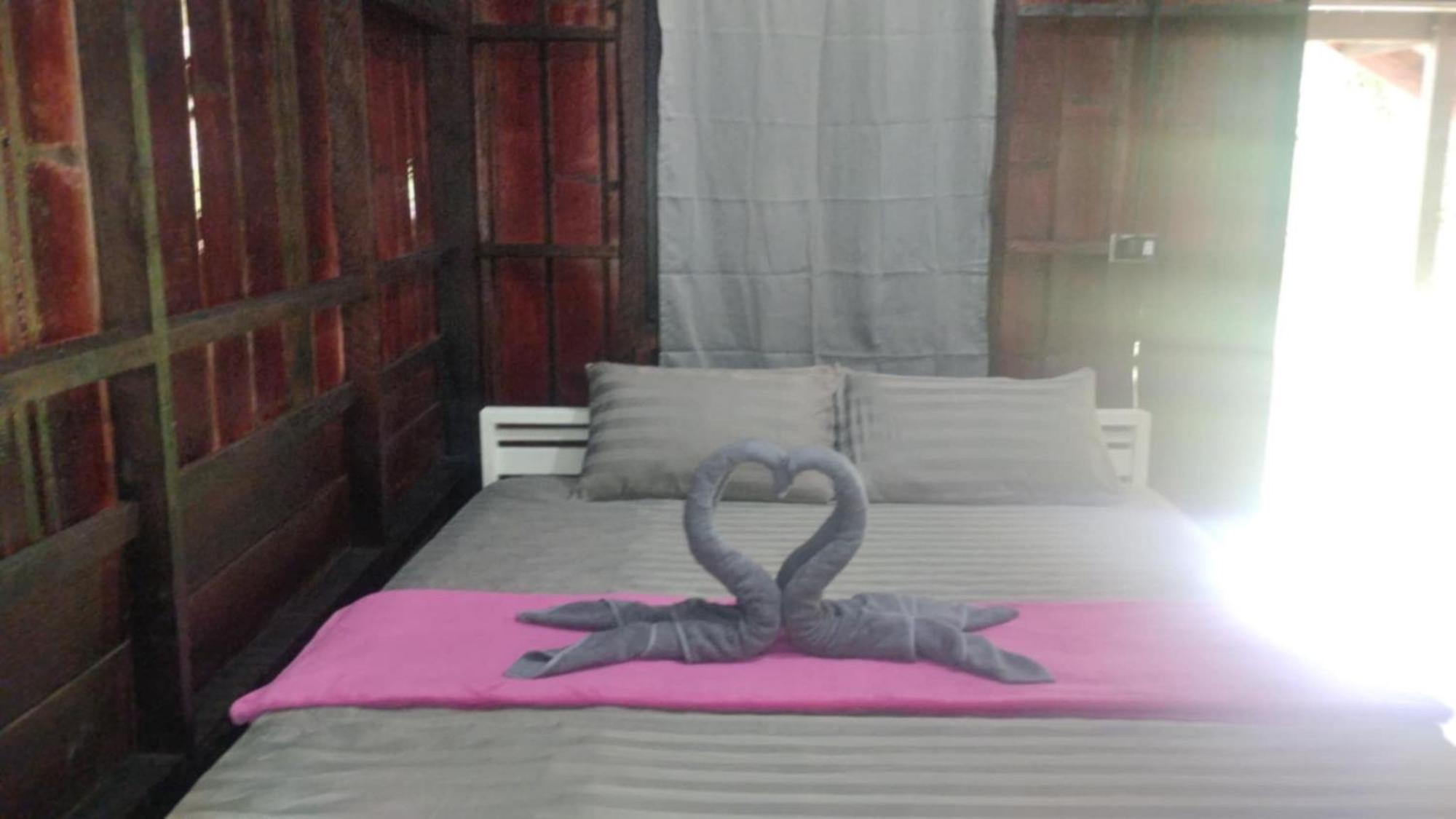 Rasta House,,Koh Phayam Hotel ภายนอก รูปภาพ